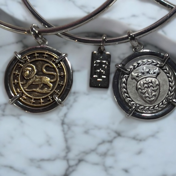 Vintage Elizabeth Taylor 6-Piece Roman Coin Necklace and Bracelet  Set - NIB - Picture 9 of 13